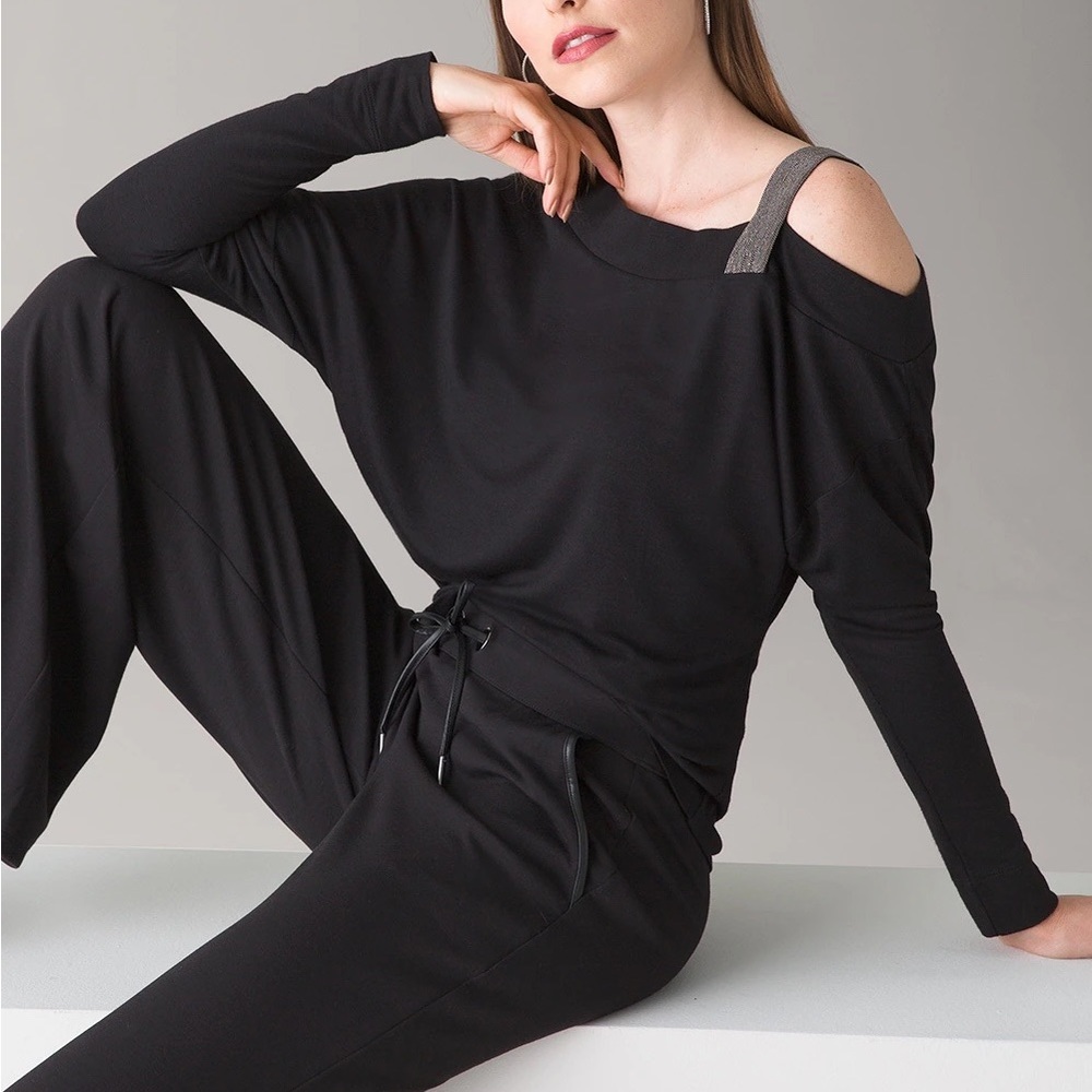 NWT White House black market ball and chain off the shoulder top